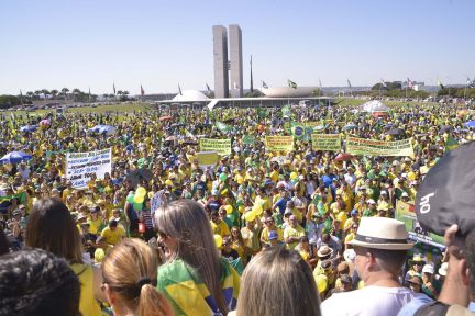 Manifestantes fazem atos pró-Bolsonaro em 156 cidades | Brasil | EL PAÍS Brasil